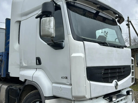 2011 Renault Premium, белый, 1700000 рублей - вид 2