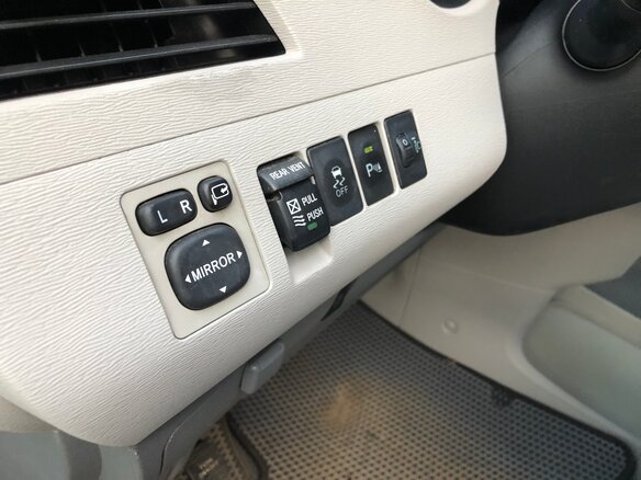 2012 Toyota Sienna III, чёрный, 2535000 рублей - вид 31