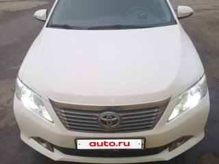 2013 Toyota Camry VII (XV50), белый, 1790000 рублей, вид 1