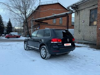 2005 Volkswagen Touareg I, чёрный, 800000 рублей, вид 4