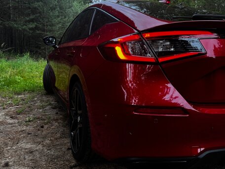 2021 Honda Civic XI, красный, 2350000 рублей, вид 1
