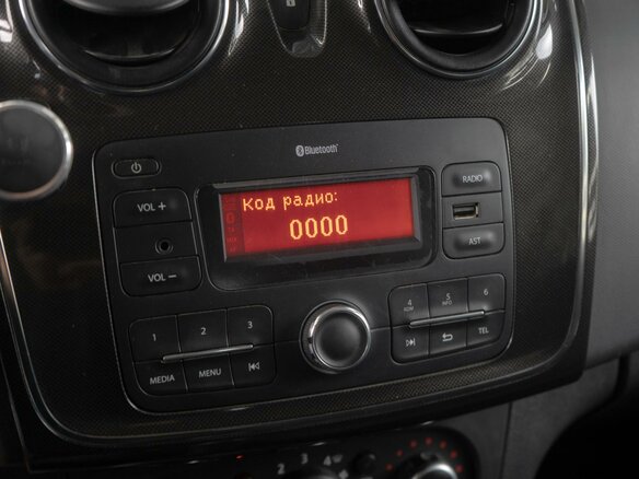 2018 Dacia Logan II Рестайлинг, белый, 899000 рублей - вид 13