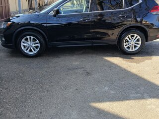 2017 Nissan Rogue II Рестайлинг, чёрный, 1650000 рублей, вид 3