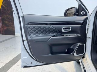 2022 Mitsubishi Outlander III Рестайлинг 3, белый, 1640000 рублей, вид 5