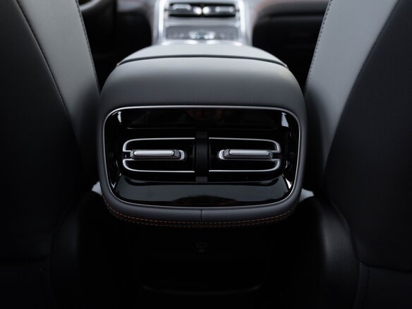 2026 Geely Galaxy M7, белый - вид 16