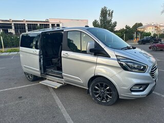 2020 Ford Tourneo Custom SWB I Рестайлинг, серебристый, 4150000 рублей, вид 2