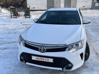 2017 Toyota Camry VII (XV50) Рестайлинг 2, белый, 2300000 рублей, вид 2