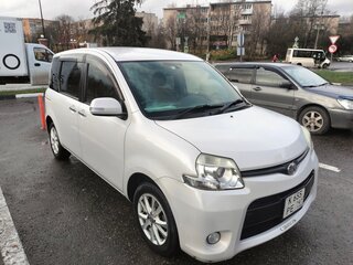 2014 Toyota Sienta I Рестайлинг 2, белый, 950000 рублей, вид 4