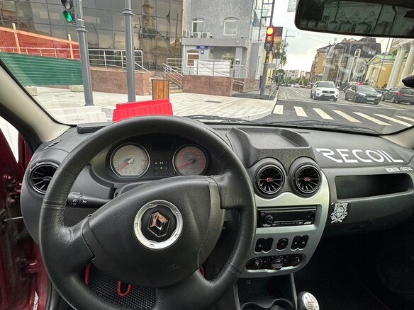2012 Renault Logan I Рестайлинг, красный, 535000 рублей - вид 11