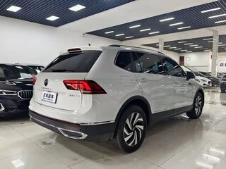 2022 Volkswagen Tiguan II Рестайлинг, белый, 2430005 рублей, вид 3
