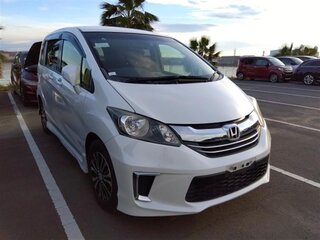 2015 Honda Freed I Рестайлинг 2, белый, 1375000 рублей, вид 3
