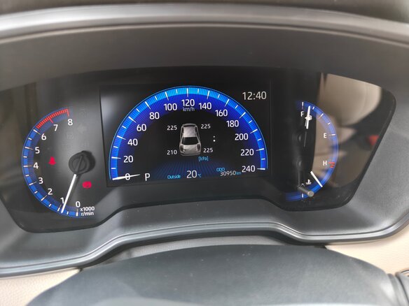 2022 Toyota Corolla XII (E210), серый, 2150000 рублей - вид 8