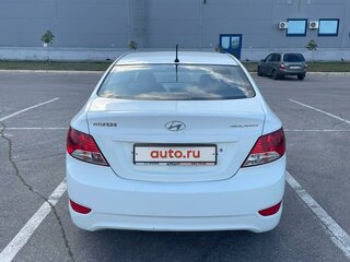 2012 Hyundai Solaris I, белый, 700000 рублей, вид 3