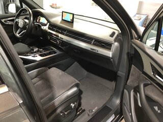 2016 Audi Q7 II (4M), серый, 3700000 рублей, вид 3