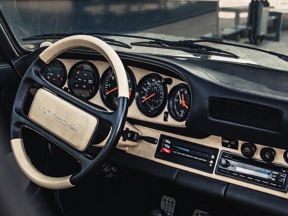 1985 Porsche 911 Carrera II (911, 930), белый - вид 3