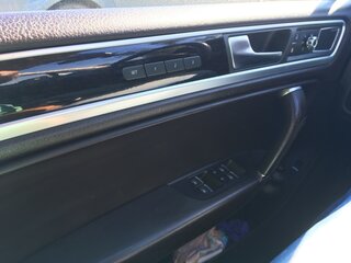2011 Volkswagen Touareg II, белый, 2750000 рублей, вид 5
