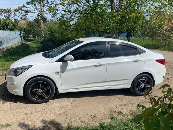 2016 Hyundai Solaris I Рестайлинг, белый, 1080000 рублей - вид 3