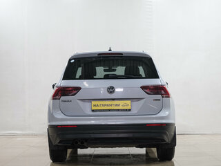 2018 Volkswagen Tiguan II, белый, 2599000 рублей, вид 5