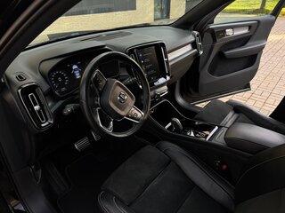 2019 Volvo XC40 I, чёрный, 2100000 рублей, вид 2