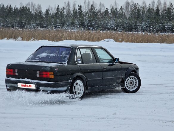 1986 BMW 3 серии 318i II (E30), чёрный - вид 9