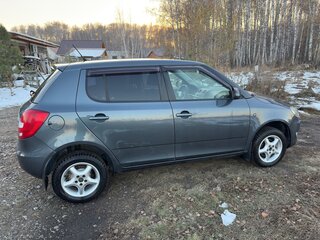 2013 Skoda Fabia II Рестайлинг, серый, 599999 рублей, вид 4