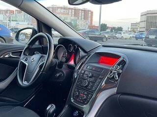 2011 Opel Astra J, серебристый, 680000 рублей, вид 2