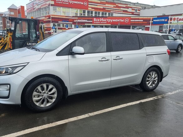 2019 Kia Carnival III, серебристый, 3000000 рублей - вид 6