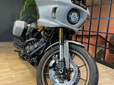 2024 Harley-Davidson Low Rider ST, серый, 2750000 рублей, вид 3