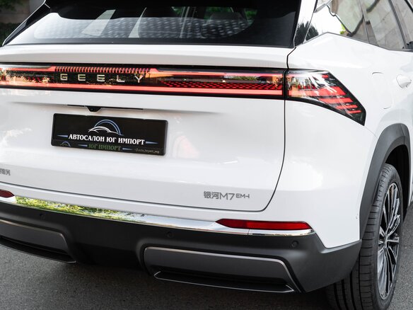 2026 Geely Galaxy M7, белый - вид 9