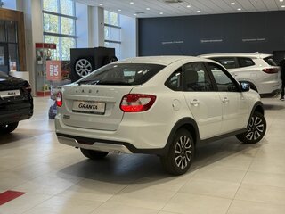 2026 Lada (ВАЗ) Granta I Рестайлинг, белый, 1241000 рублей, вид 3