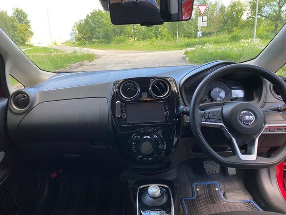2018 Nissan Note e-Power II Рестайлинг, красный, 1620000 рублей - вид 29