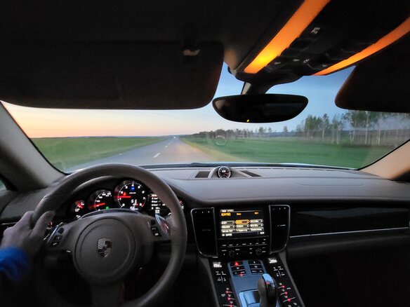 2011 Porsche Panamera 4 I, белый, 2200000 рублей - вид 17