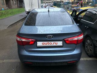 2013 Kia Rio 5-speed III, голубой, 850000 рублей, вид 3