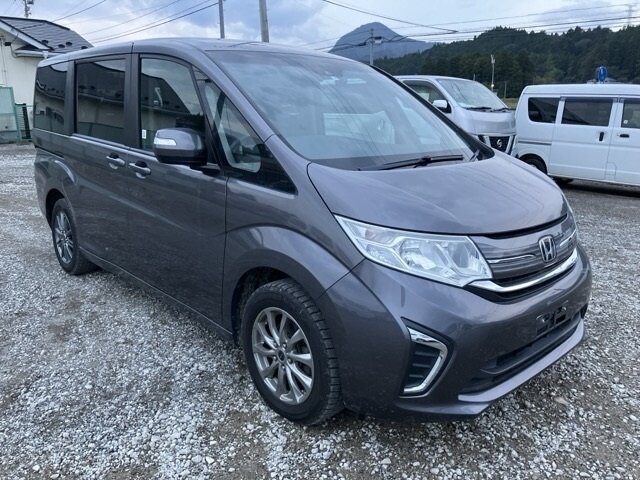 Открыть фотографии: Honda Stepwgn V Рестайлинг