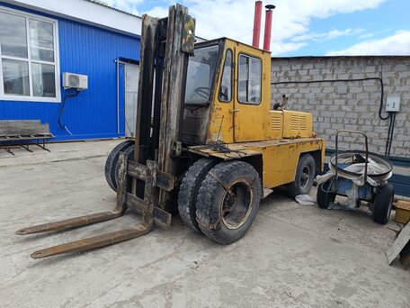1998 Львовский Автопогрузчик АП-4045, жёлтый, 390000 рублей, вид 1