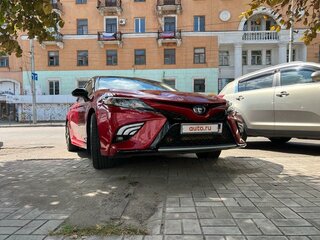 2020 Toyota Camry US Market VIII (XV70), красный, 3000000 рублей, вид 3