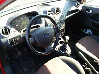 2008 Ford Fiesta Mk5, красный, 450000 рублей, вид 5