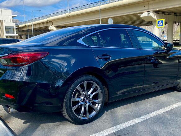2017 Mazda 6 III (GJ) Рестайлинг, чёрный, 2000000 рублей - вид 3