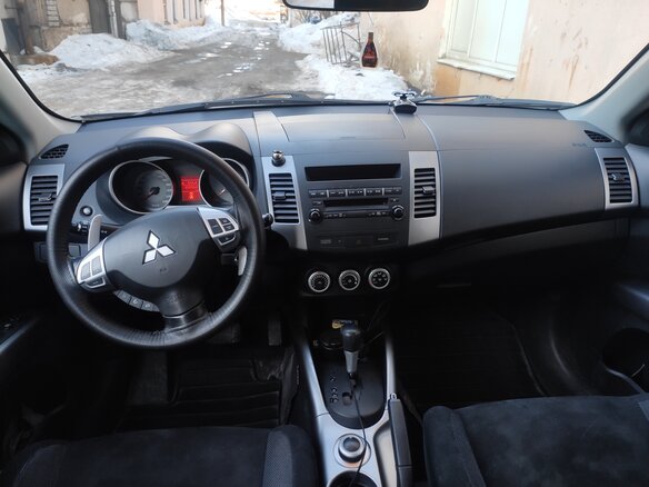 2007 Mitsubishi Outlander II, бежевый - вид 7