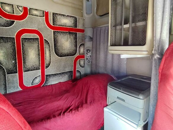 2004 Freightliner Columbia, красный, 3350000 рублей - вид 11