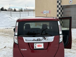 2019 Toyota Tank I, красный, 1390000 рублей, вид 4