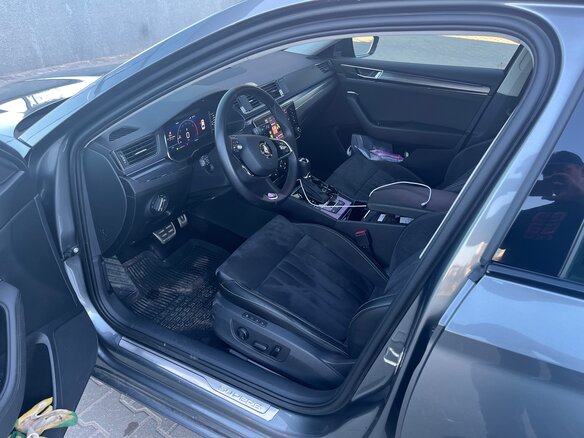 2022 Skoda Superb III Рестайлинг, серый, 4123000 рублей - вид 4