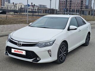 2017 Toyota Camry VII (XV50) Рестайлинг 2, белый, 1890000 рублей, вид 1