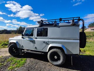 2010 Land Rover Defender Base Utility 110 I Рестайлинг, серебристый, 2500000 рублей, вид 3