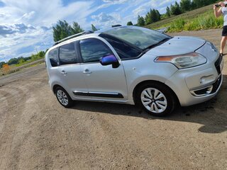 2012 Citroen C3 Picasso I Рестайлинг, серебристый, 650000 рублей, вид 3
