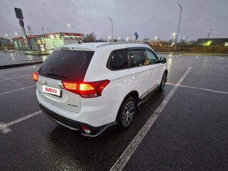 2016 Mitsubishi Outlander III Рестайлинг 2, белый, 1750000 рублей, вид 5