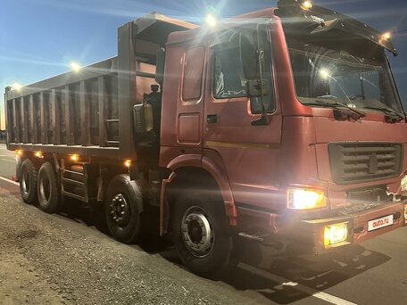 2009 Sinotruk Howo HW76, красный, 2200000 рублей, вид 2