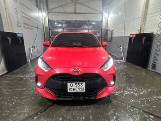 2020 Toyota Yaris IV, красный, 1550000 рублей, вид 3