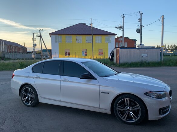 2016 BMW 5 серии 520d VI (F10/F11/F07) Рестайлинг, белый, 2500000 рублей