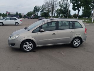 2008 Opel Zafira B Рестайлинг, серебристый, 850000 рублей, вид 4
